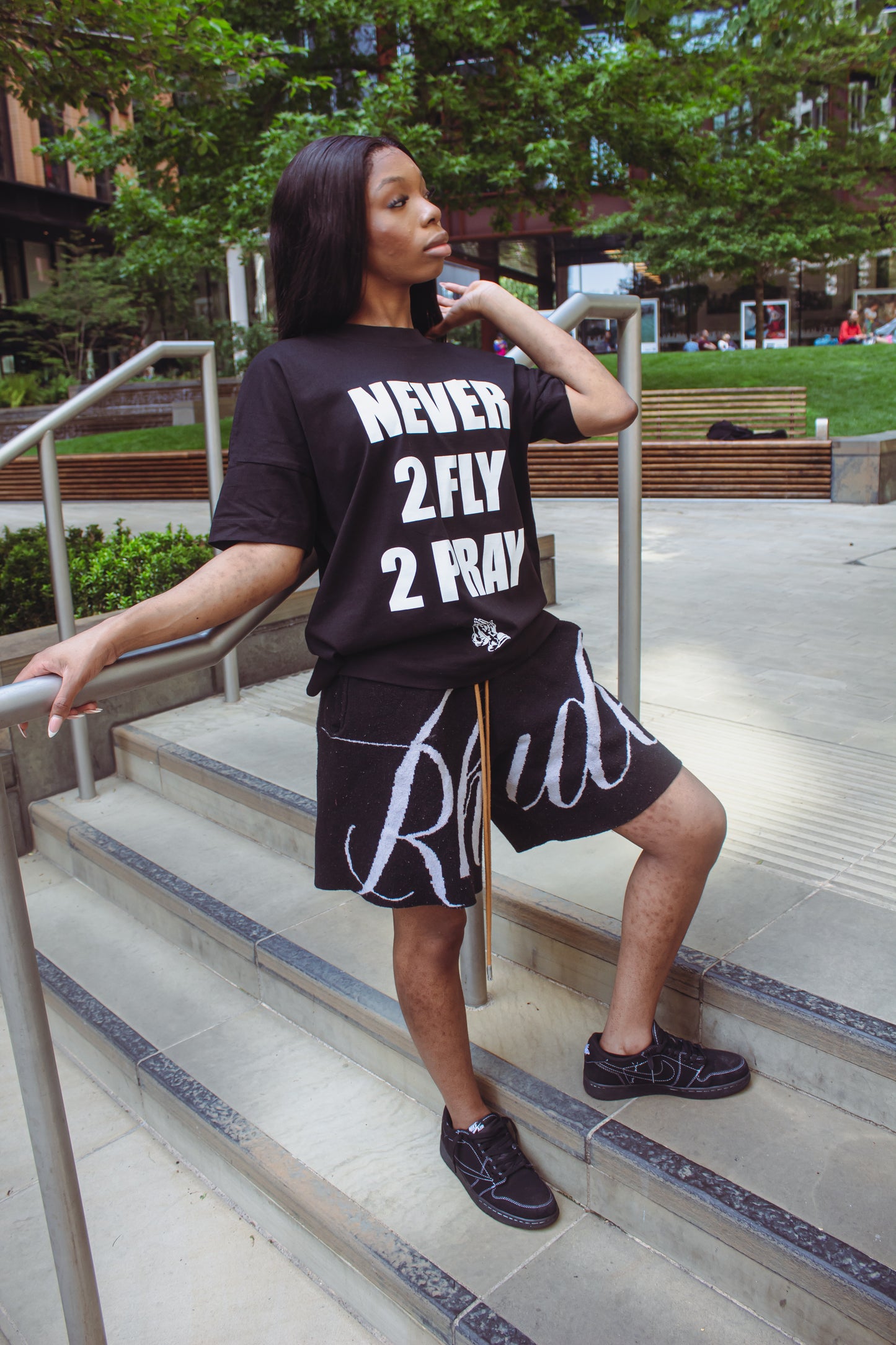 “Never 2 Fly 2 Pray” T-shirt (black)
