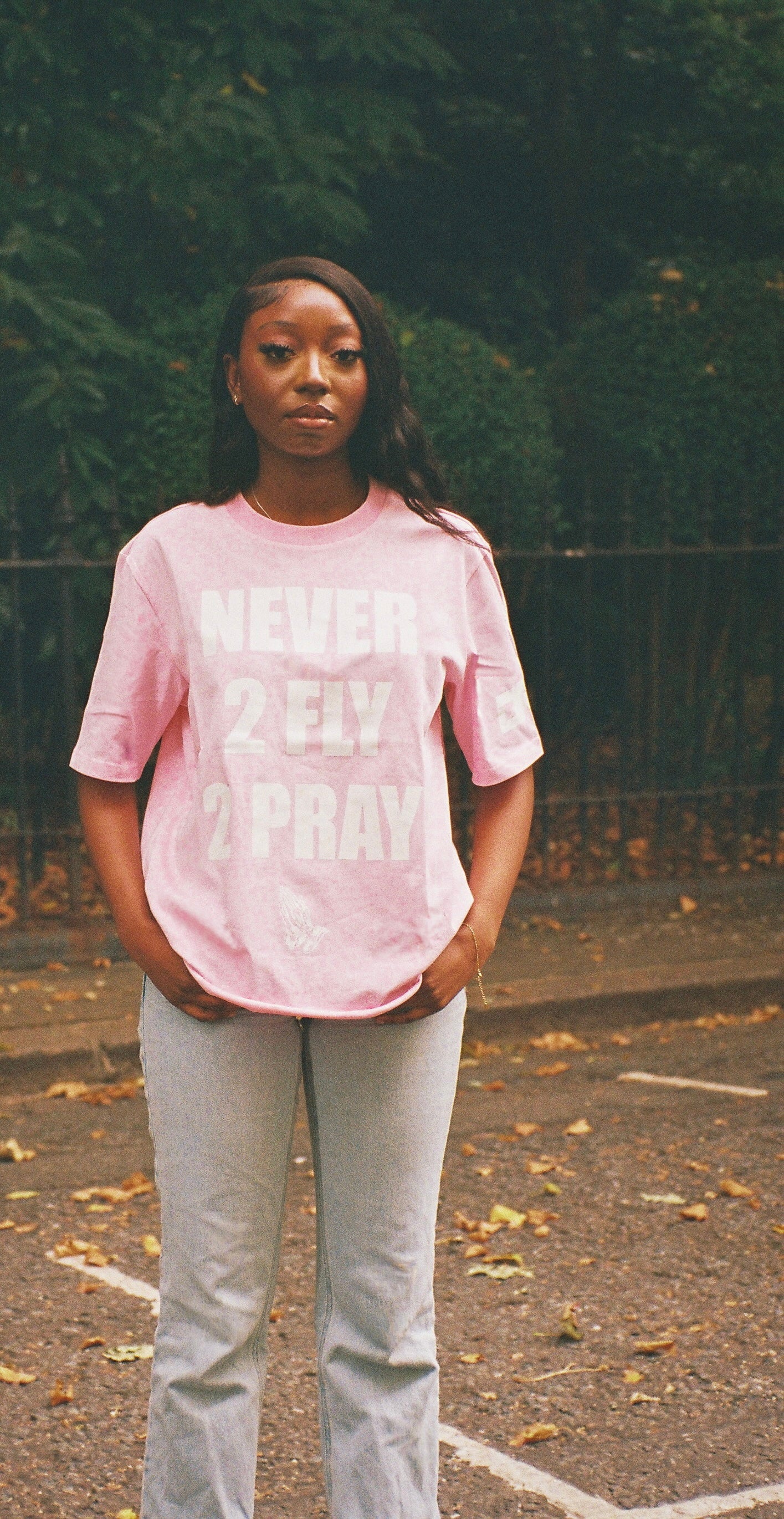 Never 2 Fly 2 Pray T-shirt (pink)